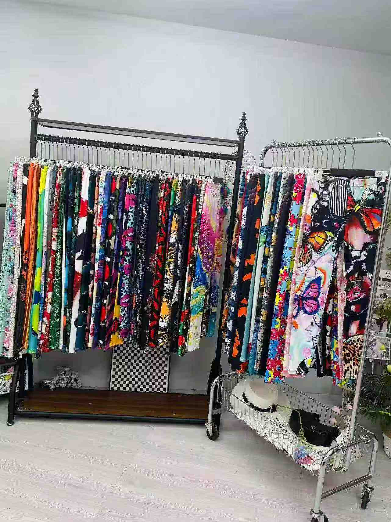 Wholesale Full Printed Pants Stock Lot - 5643 Pieces, S-3XL Sizes, Individually Packed, 2.7 CNY Each - Image 2