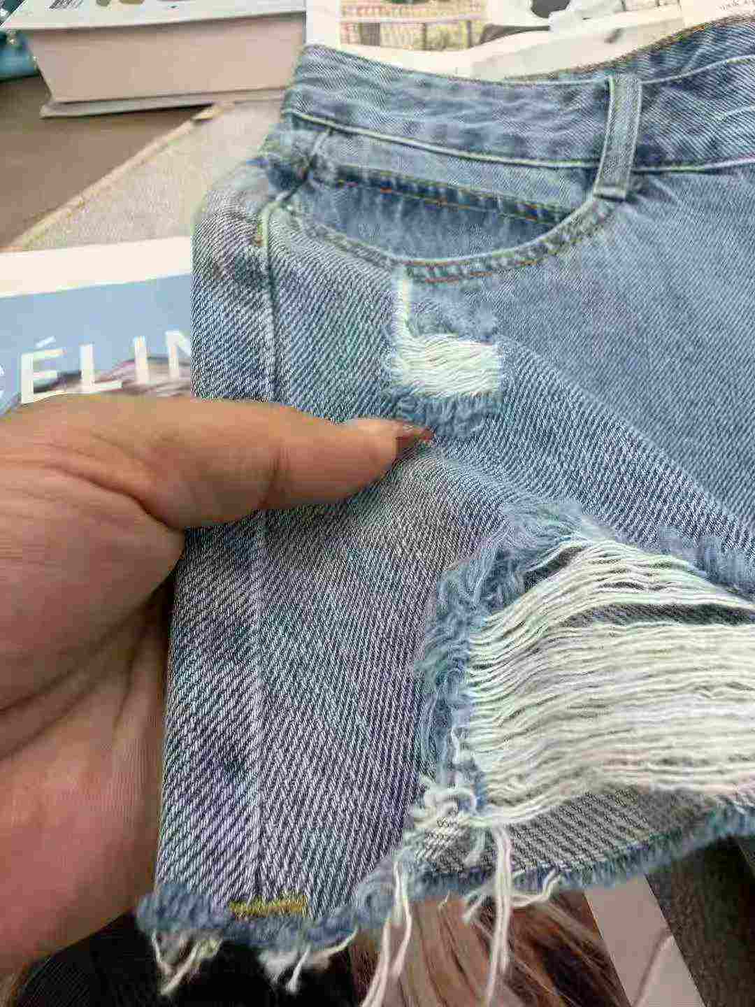 Bulk Stock Lot Women's Heavy Embroidery Denim Shorts - Single Style & Color, 230pcs, Sizes 25-30, CNY 9.3/Piece (610.8910#) - Image 2