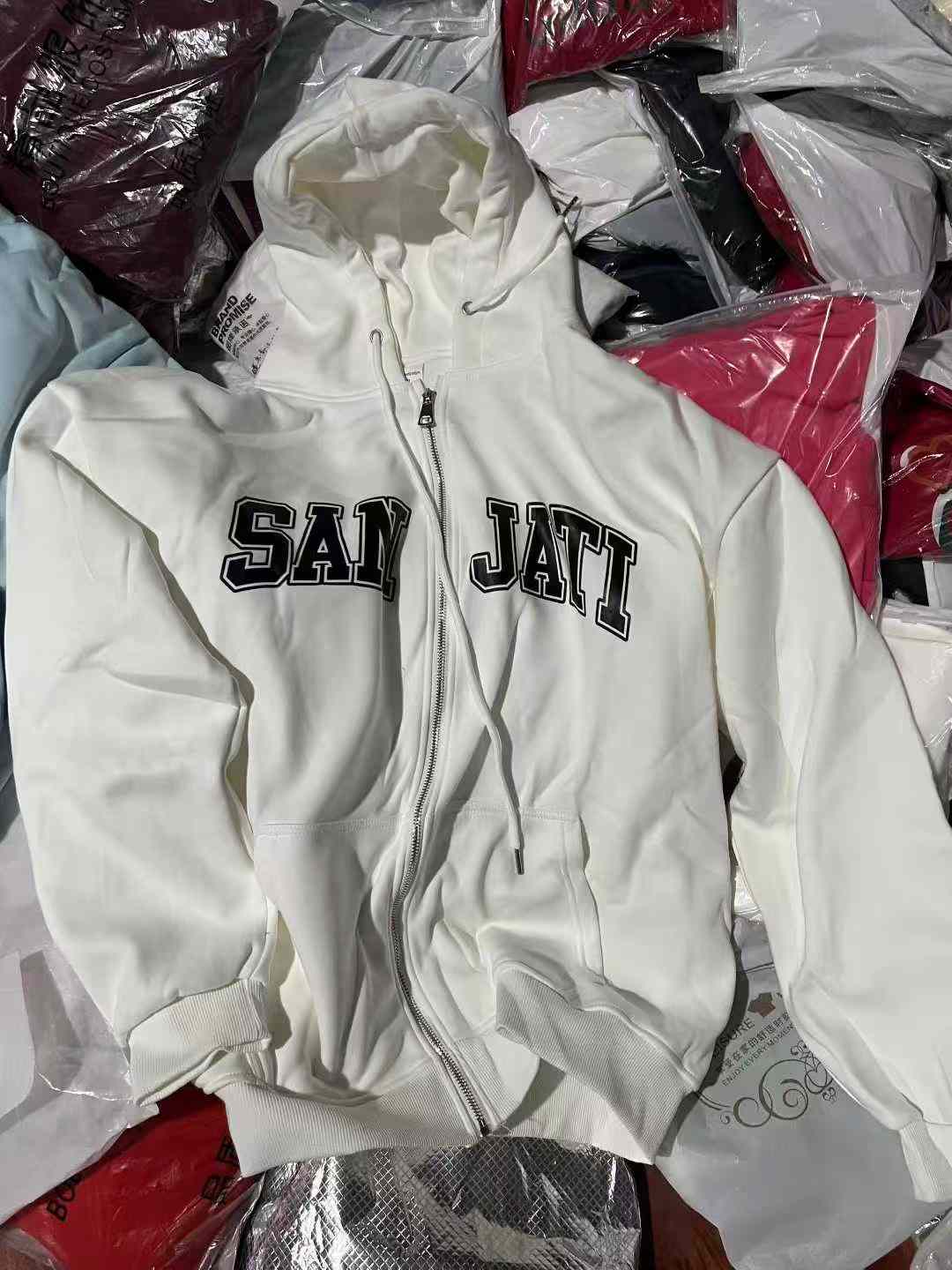 6000 Pcs Bulk Mixed Women's Hoodies & Crewnecks - All Stock Clearance 9.3 CNY/Pc, Assorted Styles, Embroidered Designs, S-XXL, Individually Packed - Image 1