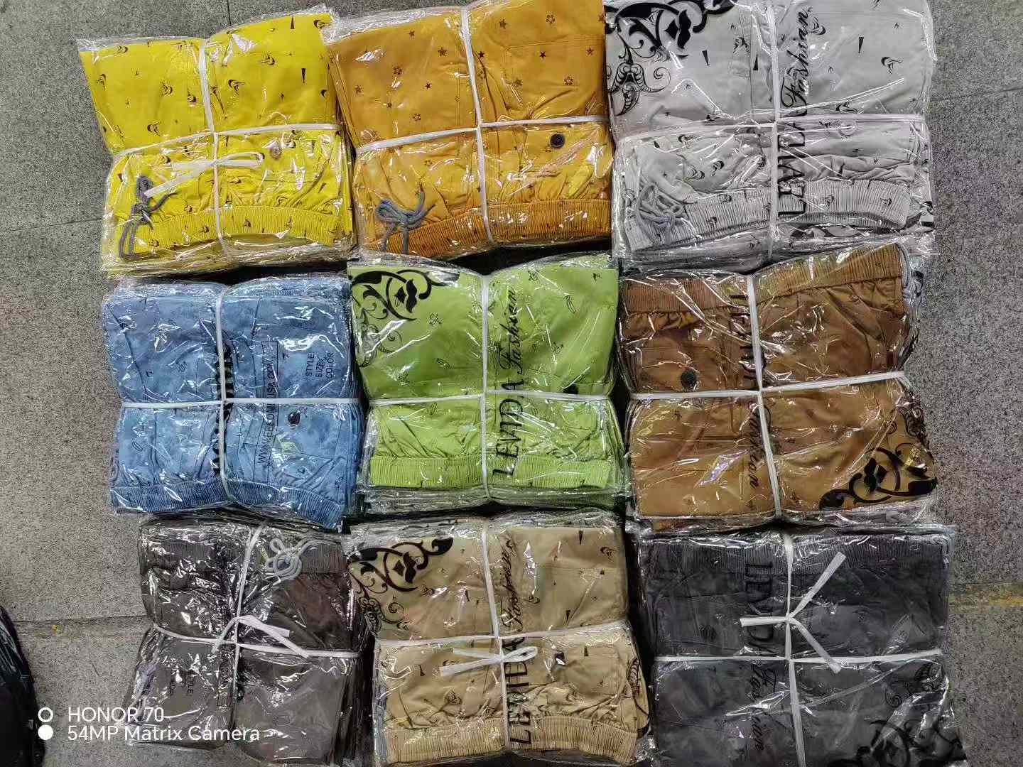 Wholesale Men's Washed Cotton Knee-Length Pants, One Size Fits 100-160LBS, Mixed Colors, MOQ 100 PCS at 10.4 CNY - Image 1