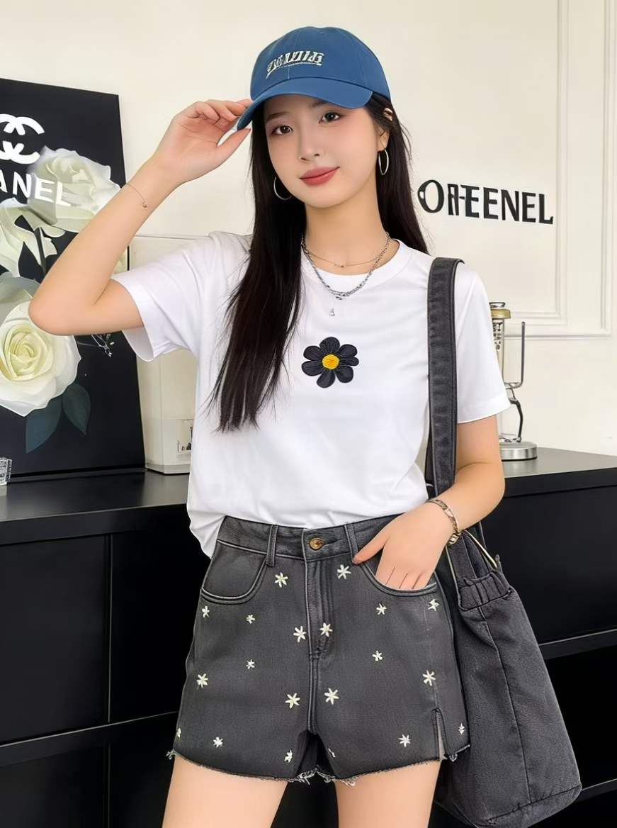 350PCS Summer Trendy Heavy-Embroidered Washed Cotton Denim Shorts, M-XL, Tagged & Individually Packed, Great Value Bulk Stock Lot - Image 1