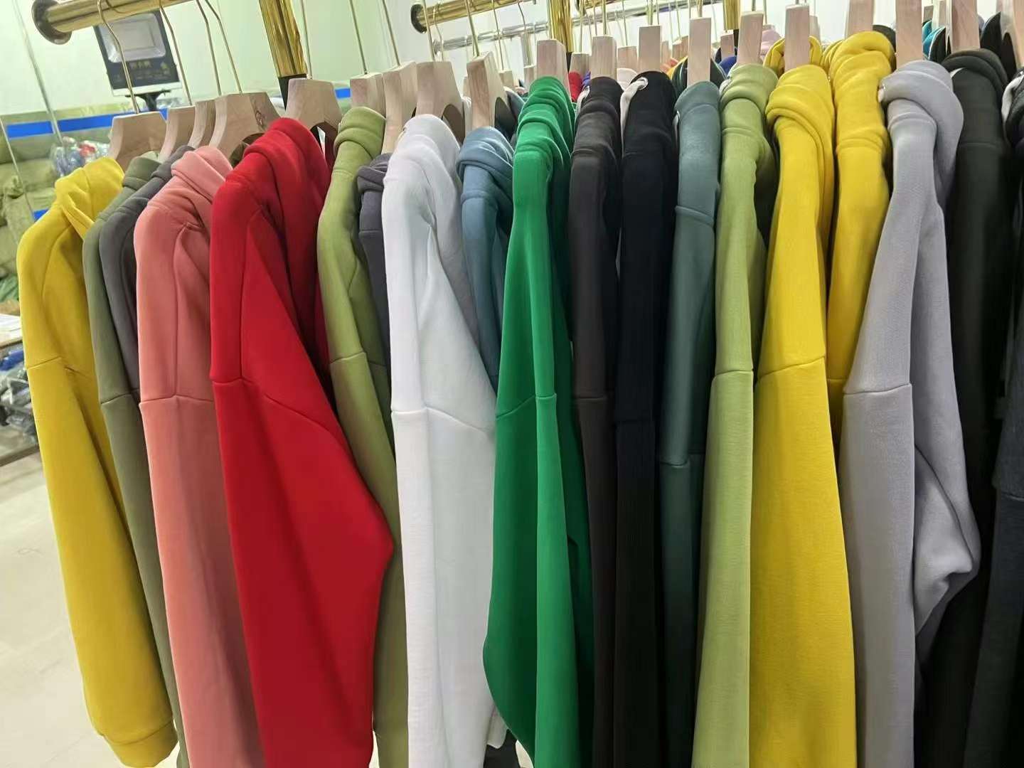 Flash Sale 500pcs Bulk Lot: Cotton Fleece Lined Zip Up Double Hood Hoodies, Quality Stock Clothing Wholesale Export - Image 2