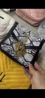 Clearance 50000 Pcs Assorted Women's Bags Stock Lot For Bulk Wholesale Export - Image 2