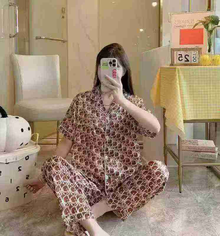 4600 Sets Women's Faux Silk Pajama 2-Piece Set Summer Thin Short Sleeve Plus Size Loungewear Stock Clearance - Image 1