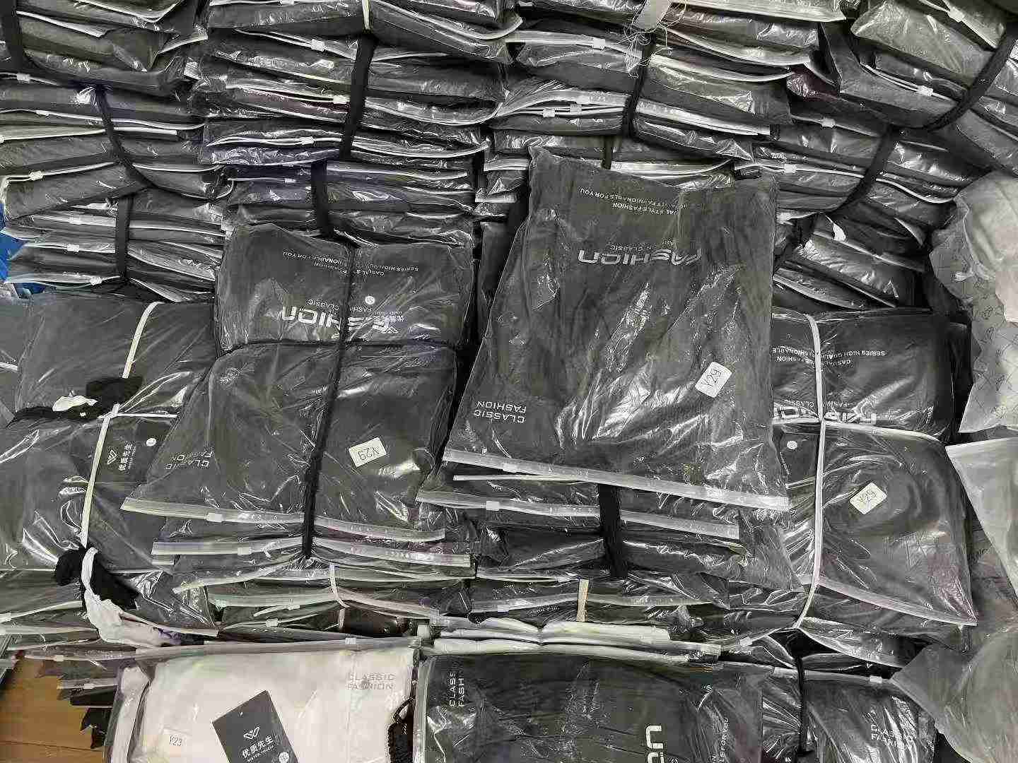 220 Pcs Men's American Trendy Waterproof Outdoor Casual Loose Straight Cargo Hiking Pants Bulk Stock Clearance - Image 2