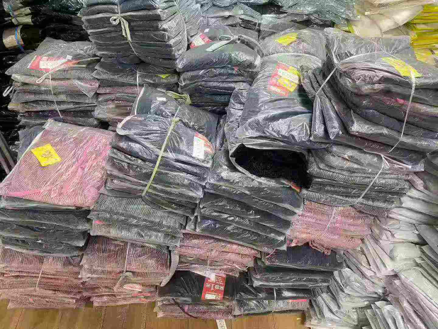 All Clear 8.5 CNY, Around 368 Pcs High Quality Fall Winter High Waist Velvet Wide Leg Pants - Image 2