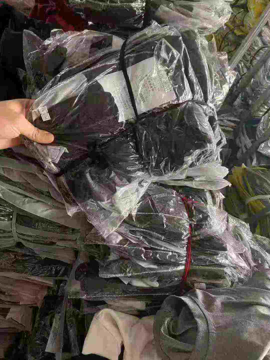 Bulk Clearance: About 350 Pcs High Quality Autumn Winter Color Block Fleece Lined Double-sided Dralon Thermal Base Tops - Image 2