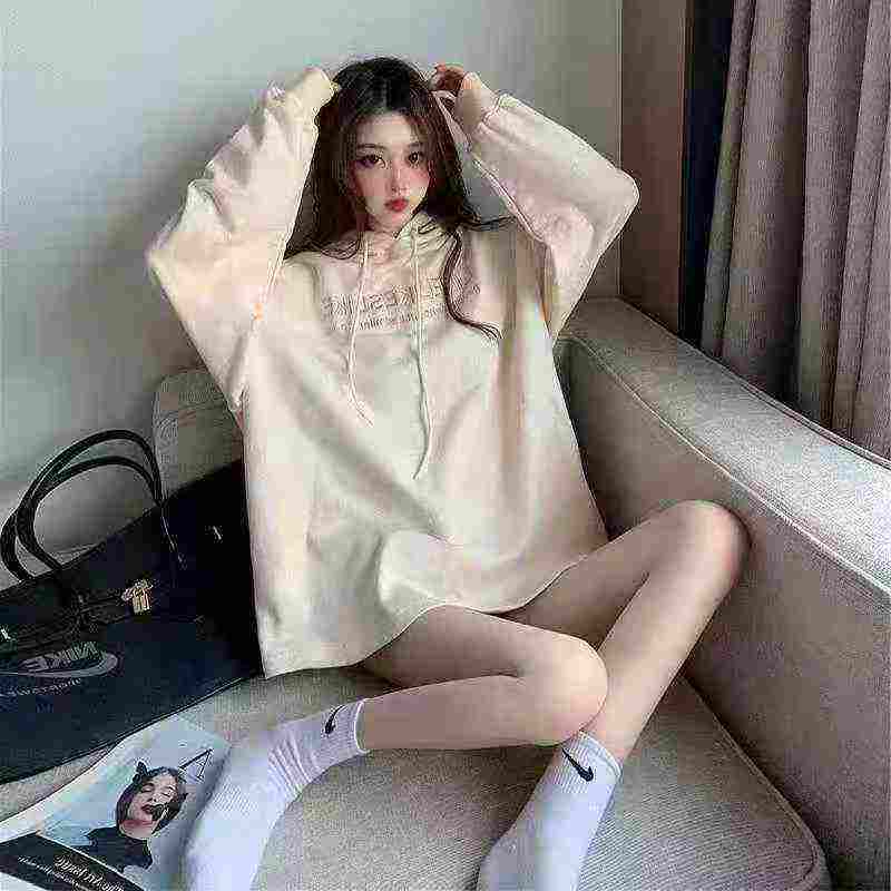 Bulk Clearance 804 PCS High Quality Autumn Winter Korean Style Loose Tie-dye Sweatshirts One Size - Image 1
