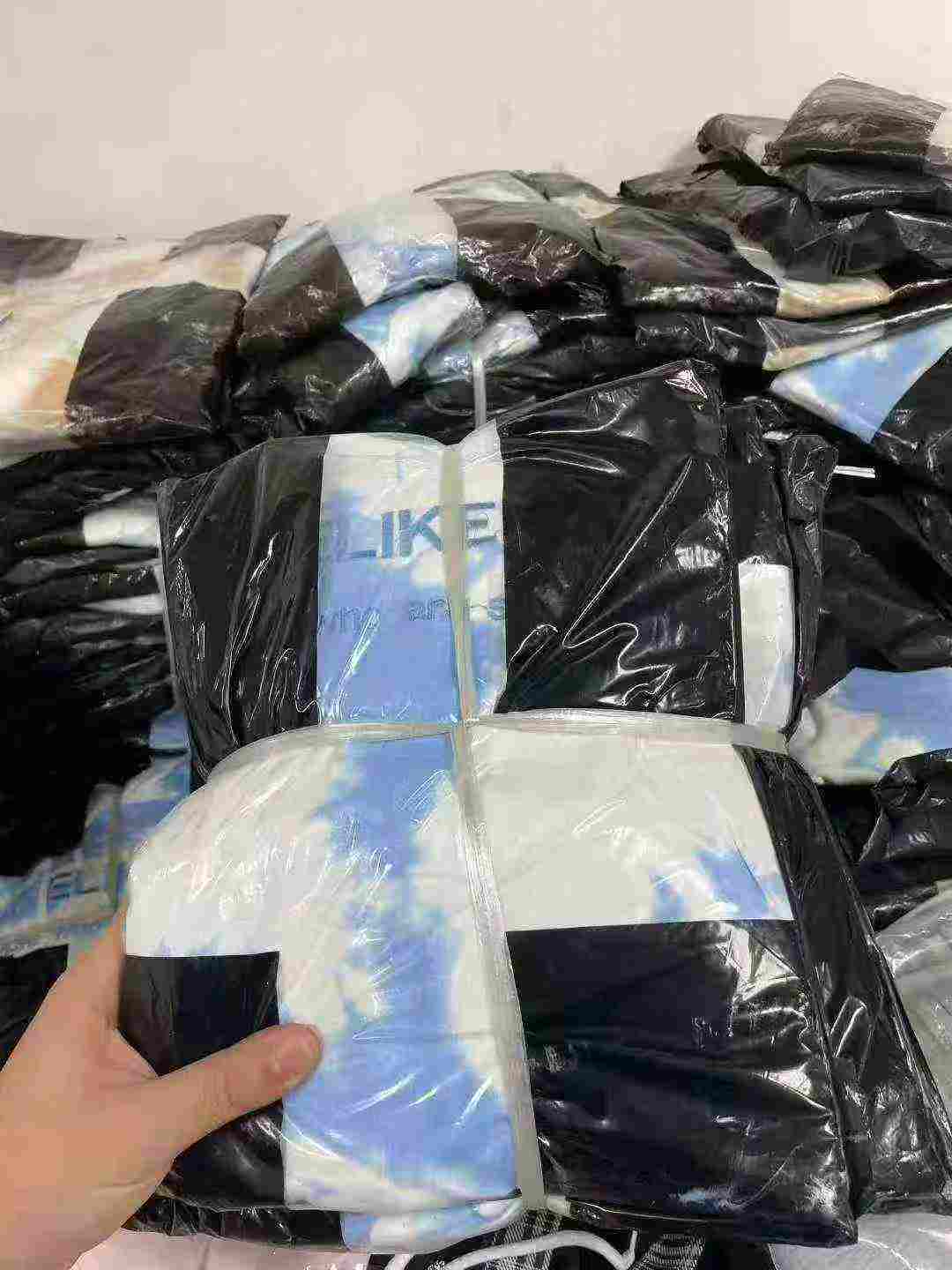 Bulk Clearance 804 PCS High Quality Autumn Winter Korean Style Loose Tie-dye Sweatshirts One Size - Image 2