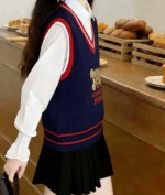 862 Pcs Spring Korean College Style Cartoon Bear Jacquard V-neck Pullover Sweater Vest Bulk Wholesale - Image 5