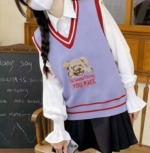 862 Pcs Spring Korean College Style Cartoon Bear Jacquard V-neck Pullover Sweater Vest Bulk Wholesale - Image 3