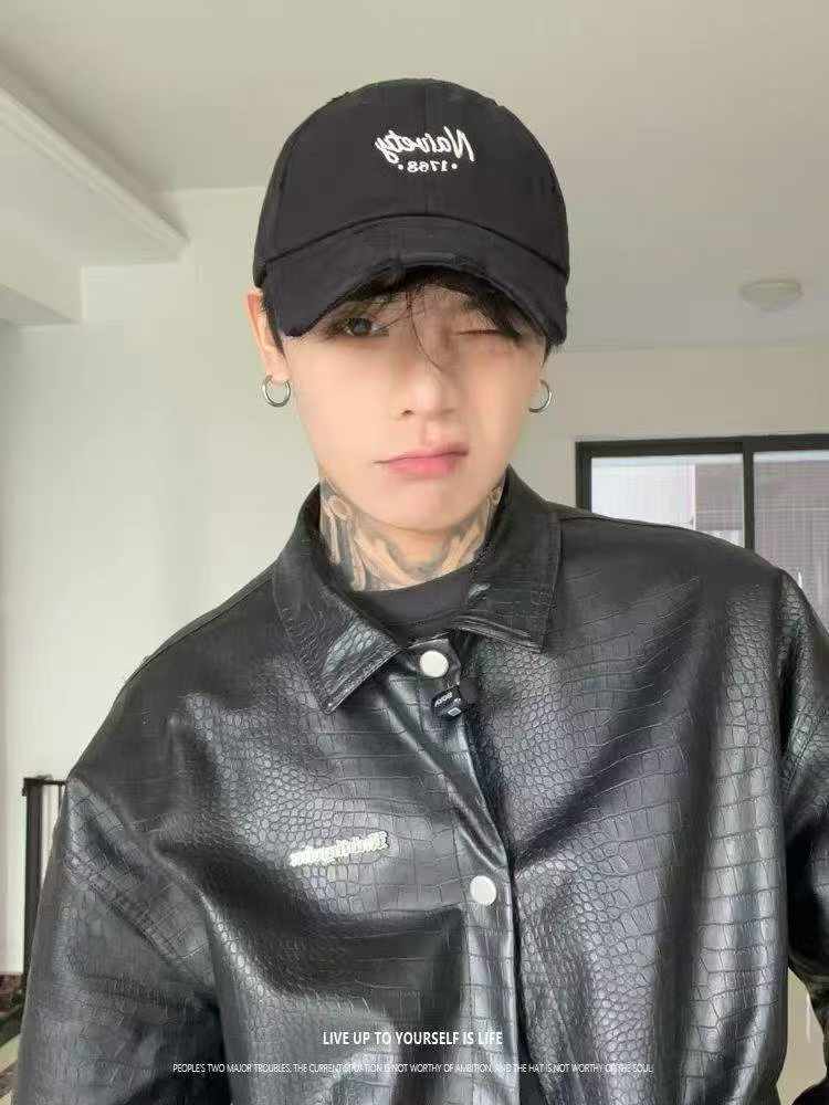 Clearance Bulk Wholesale: 747 Pieces Trendy Adjustable Casual Baseball Caps - Image 1