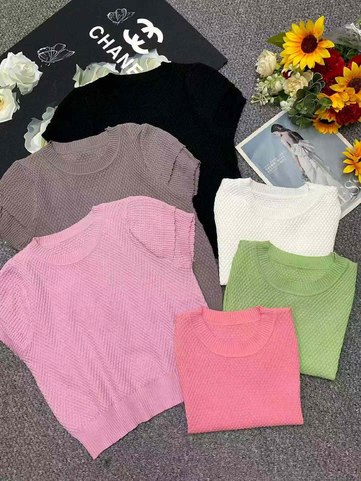 Summer New Design Women's Puff Sleeve Round Neck Slim Short Sleeve Knit Tops - 2050PCS Wholesale Stock Lot - Image 2