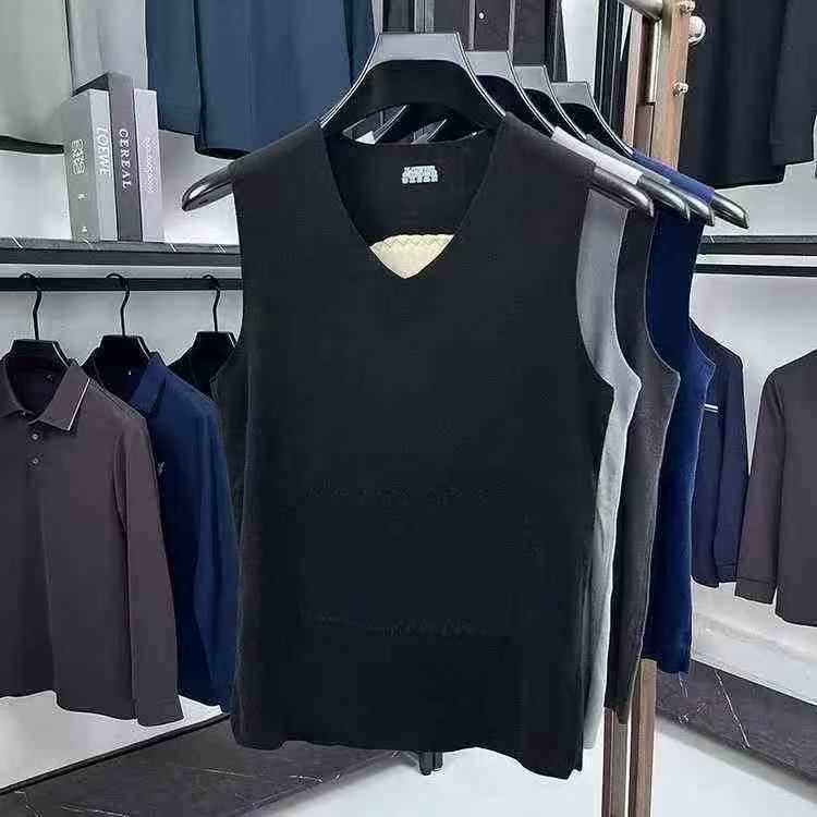 2600 Pcs Men's Autumn Winter Fleece Thickened Thermal Sleeveless Inner Vest Bulk Stock Wholesale - Image 1