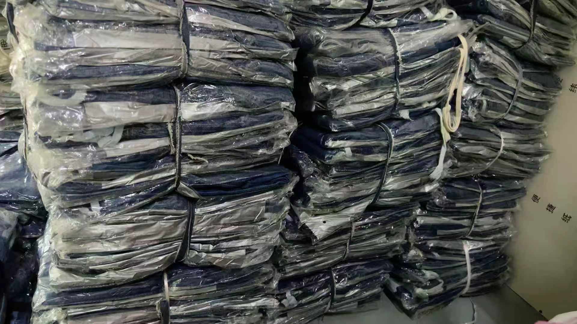 334 Pcs Women's Elastic Waist Tapered Straight Loose Jeans Spring Autumn Thin Casual Denim Stock Wholesale - Image 2