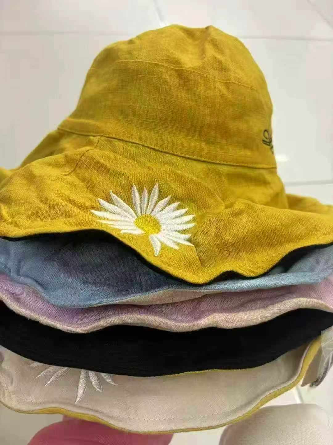 1000 Pieces Double Sided Daisy Women's Bucket Hat Summer Large Brim Sun Protection Wholesale Stock - Image 1