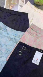 Clearance Sale: About 215 Pcs New Chinese Jacquard High Waist Slimming Pleated Skirts Stock Wholesale - Image 6