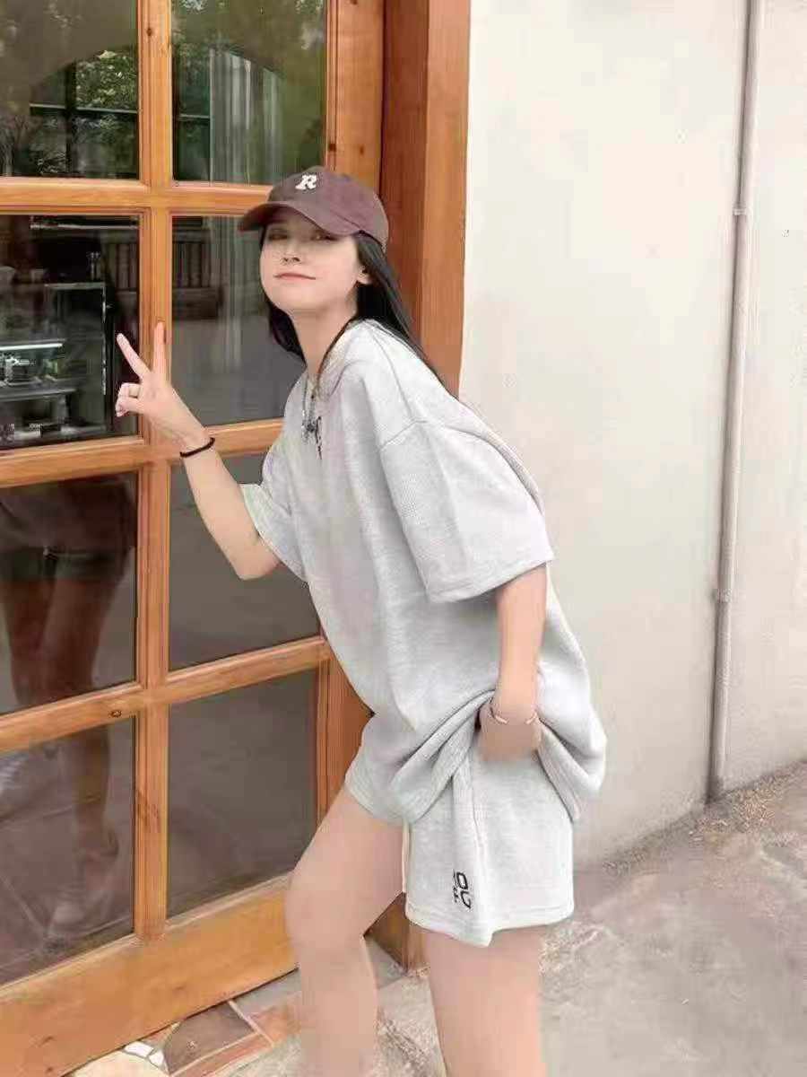 American Retro Unisex Loose Casual Two-piece Outfits, Around 100 Sets Bulk Wholesale Stock Clearance - Image 1