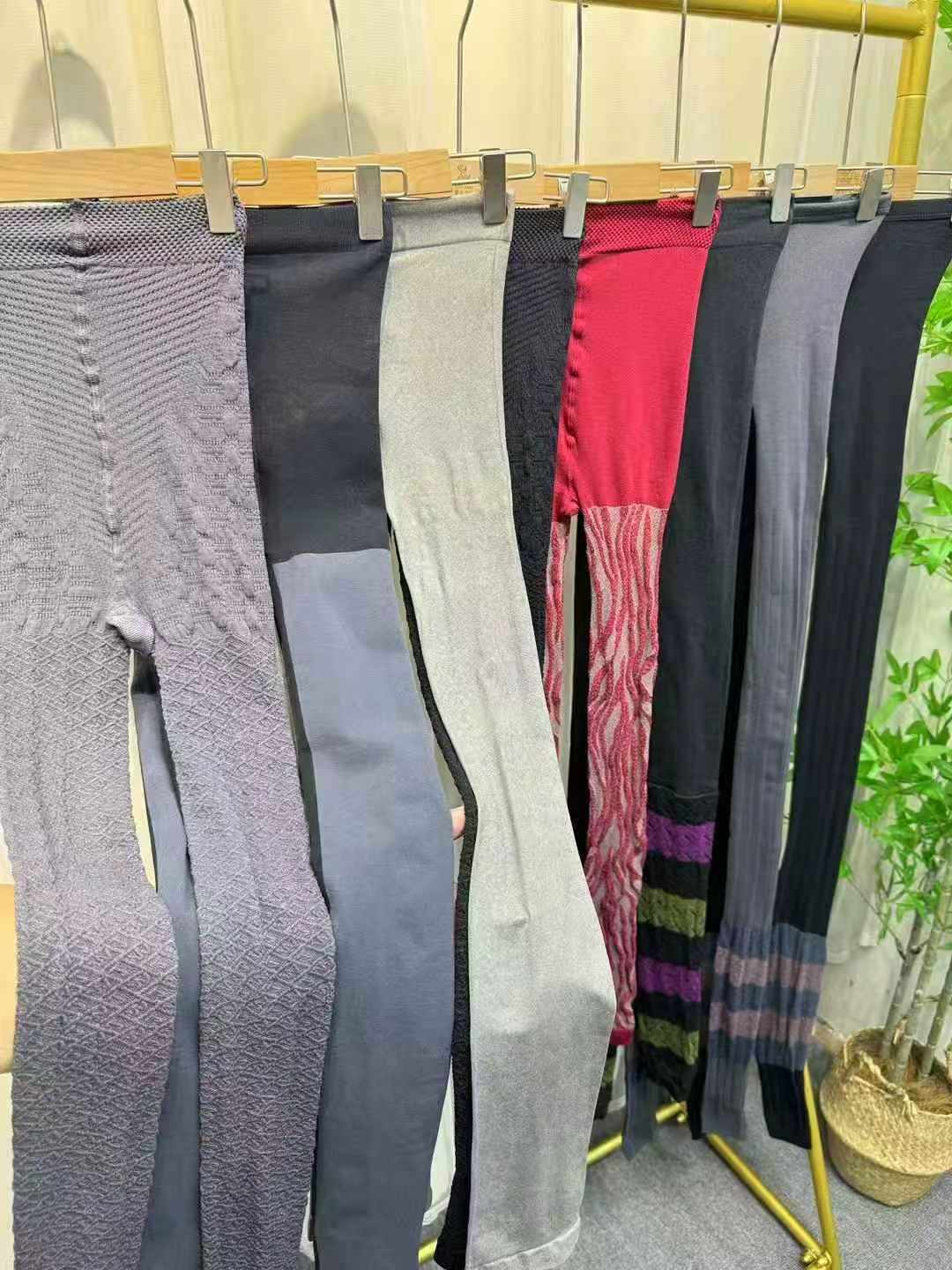 1600 Pcs Women's High Waist Tummy Control Butt Lifting Thickened Fall Winter Footed Leggings One Size Stock Lot - Image 1