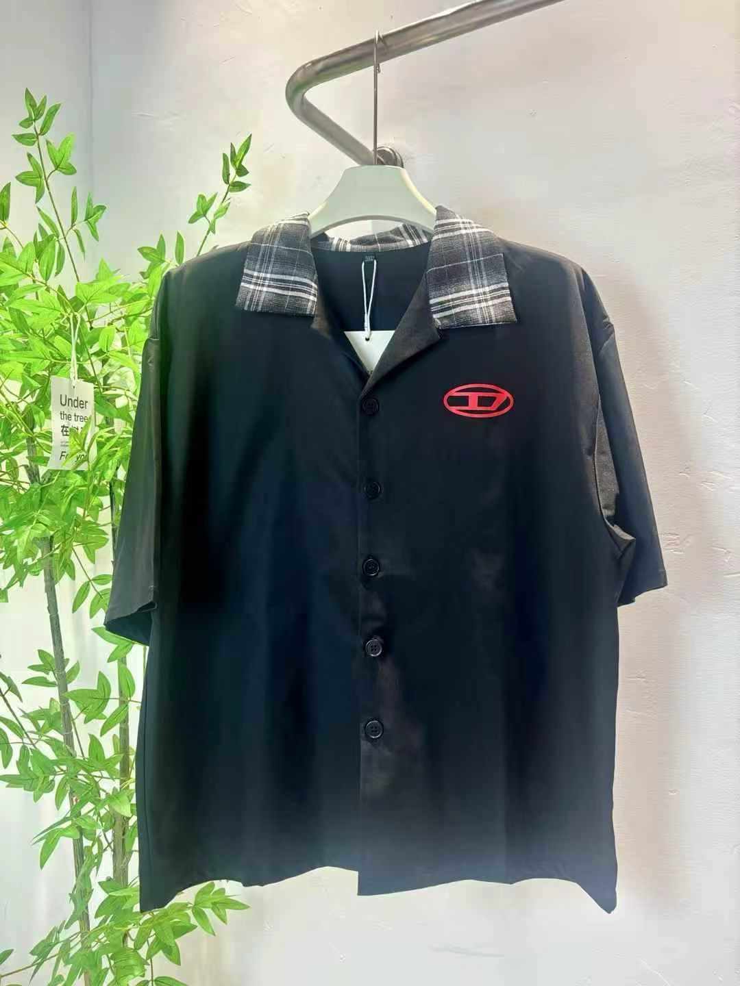 About 240 Pieces Smart Casual American Retro Contrast Check Collar Men's Short Sleeve Shirts Wholesale Stock Lot - Image 2