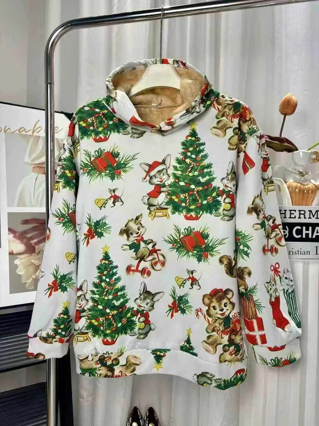 800 Pcs Hot Selling European & American Fashion Unisex Printed Sherpa Lined Loose Hoodies Bulk Chinese Clothing Stock Lots - Image 2