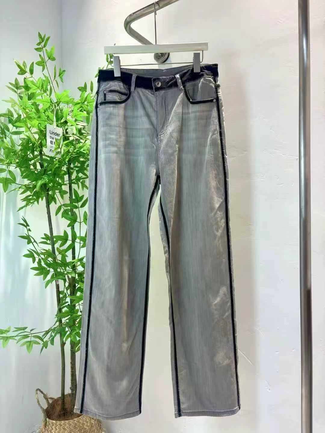 580 Pcs Korean Style Relaxed Retro Vintage High Waist Wide Leg Stretch Grey Denim Jeans Bulk Stock Clearance - Image 1