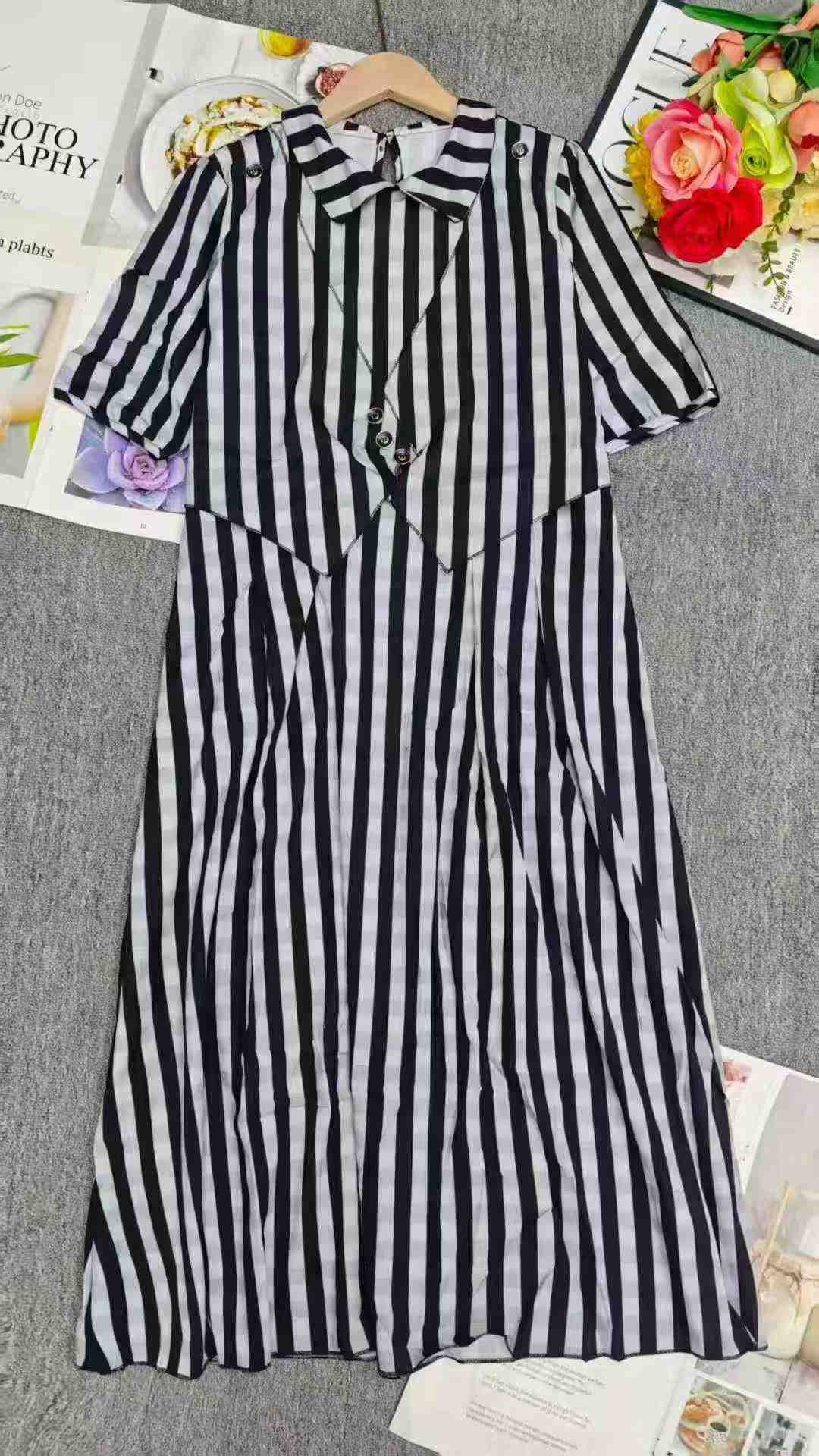 Clearance Sale: 97 Pcs Light Mature Elegant Striped Casual Dresses for Bulk Wholesale Export - Image 2
