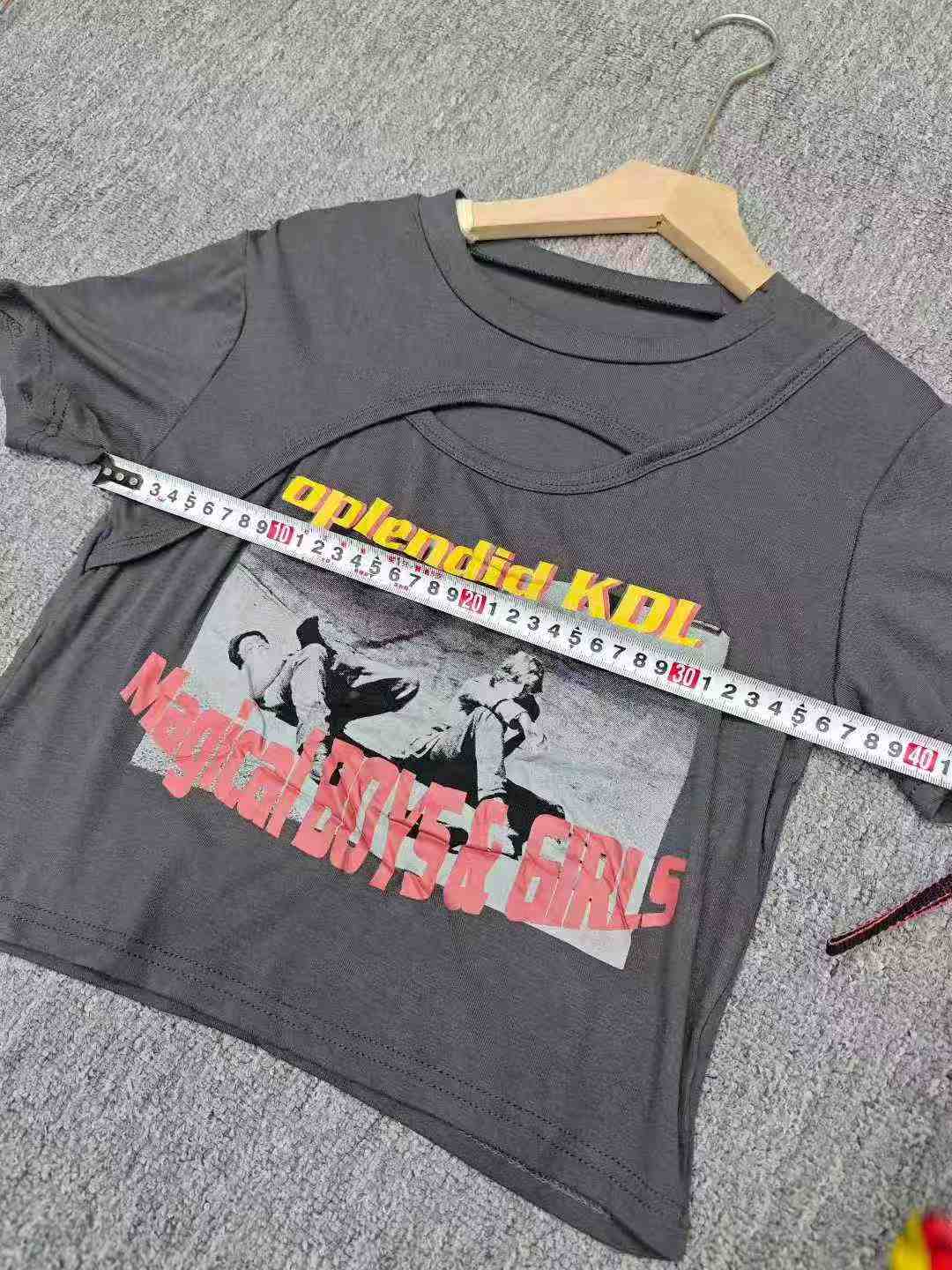 192 Pcs Bulk Stock American Vintage Hot Girl Cutout Print Short Sleeve T-Shirts One Size For Wholesale - Image 2