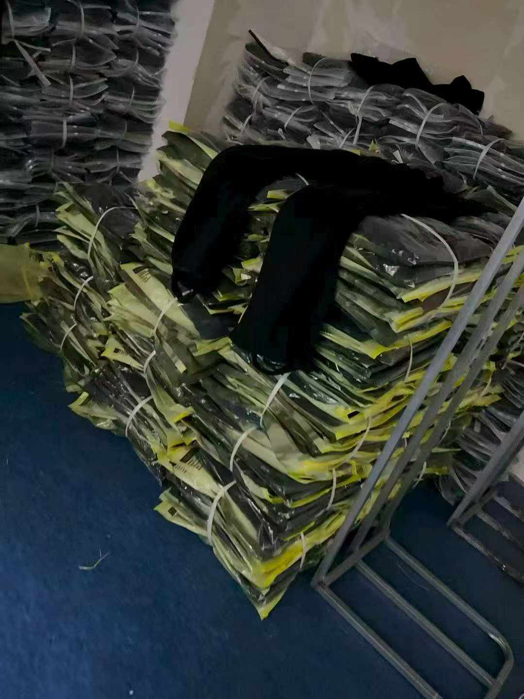 Bulk Wholesale Lot: 300 PCS Men's Designer Distressed Straight Leg Jeans, S-3XL, Spring/Summer Style, Individually Packaged with Tags - Image 2