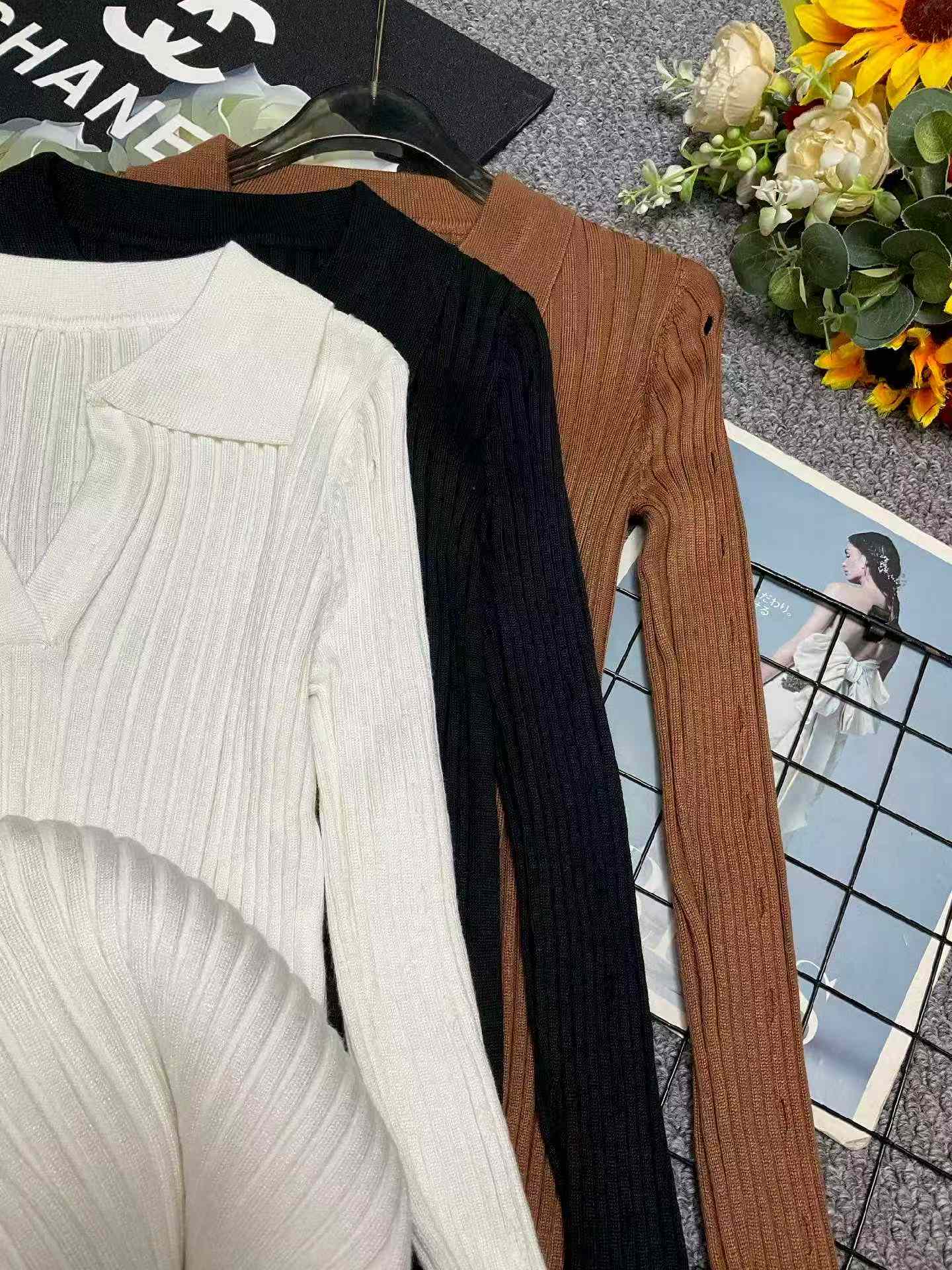 Bulk Clearance: High-Quality Spring Knit Tops with Ribbed Texture, Notched Collar, Slit Hem & Lace Detail - 223 Pcs, S/M/L Fit, Individually Packed - Image 2