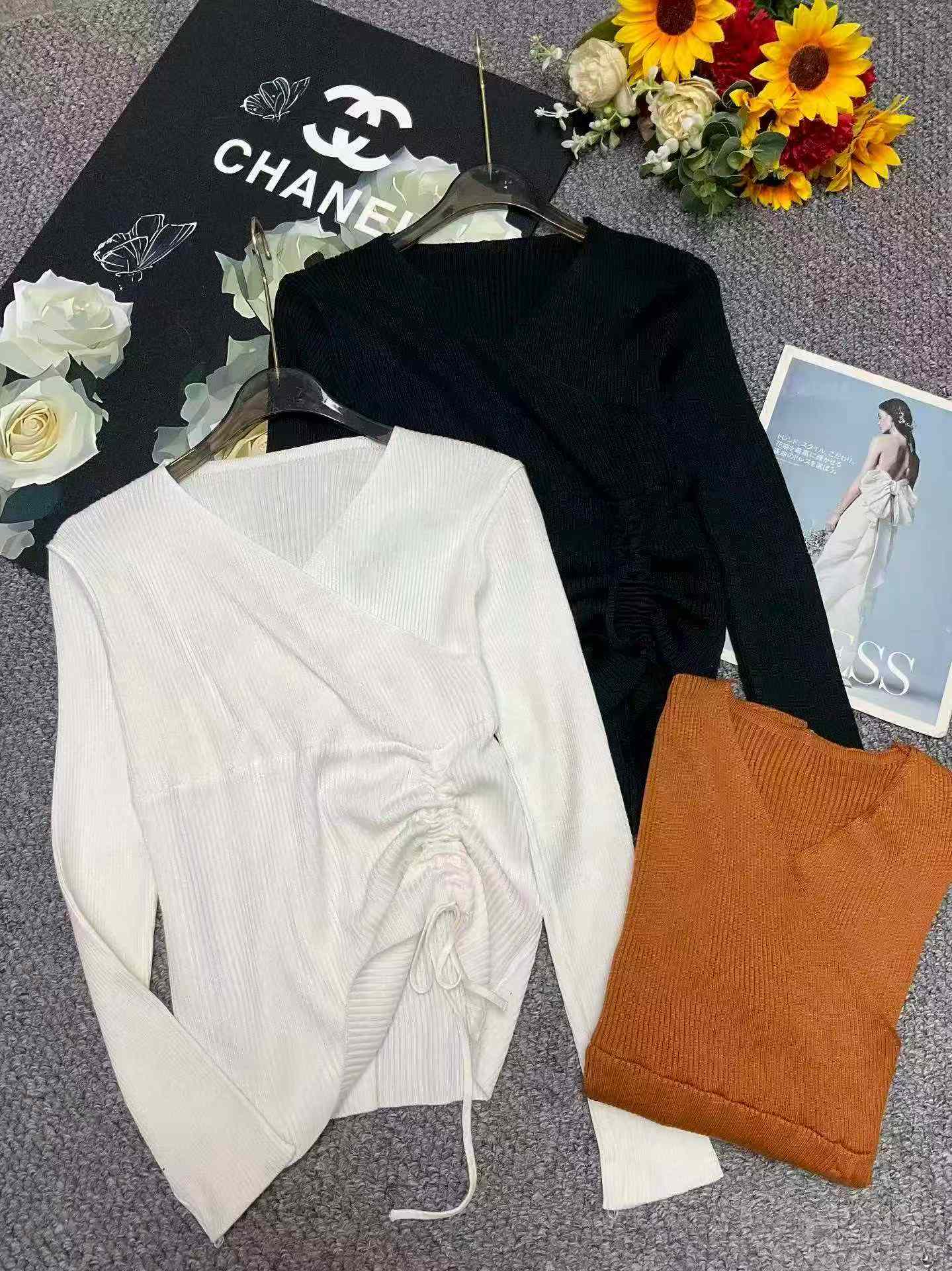 Wholesale Lot of 817 Pcs Spring New American Sweet & Spicy Style Pullover Sweaters with Drawstring, Solid Color, Soft Stretchy Fabric, Independent Packaging, One Size - Image 1