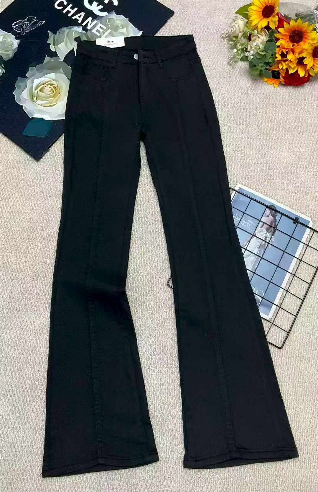 260 Pcs Vintage Stretch Cotton Flared Denim Pants, Clothing Stock Lots Wholesale Export - Image 1