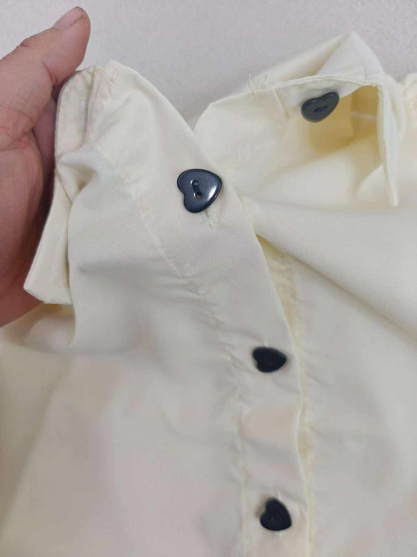 371 Pcs Women's Casual Short Sleeve Blouses with Heart Button Design - Individually Packaged with Tags (Size 1-4) - Image 2