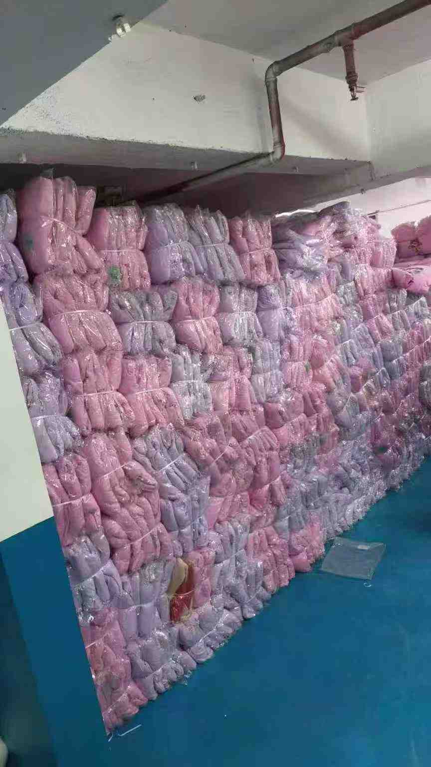 Wholesale Lot: 700 Pcs Kids' Fleece-Lined Hoodies - Heavy Winter Wear, Multi Colors & Prints, Sizes 100-140, Packed with Tags - Image 2