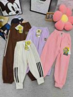 Wholesale Kids' Pants Stock Lot - 2000pcs Yellow Duck Brand, Fleece & Non-Fleece, Sizes 90-150, Independent Packing with Tags - Image 5