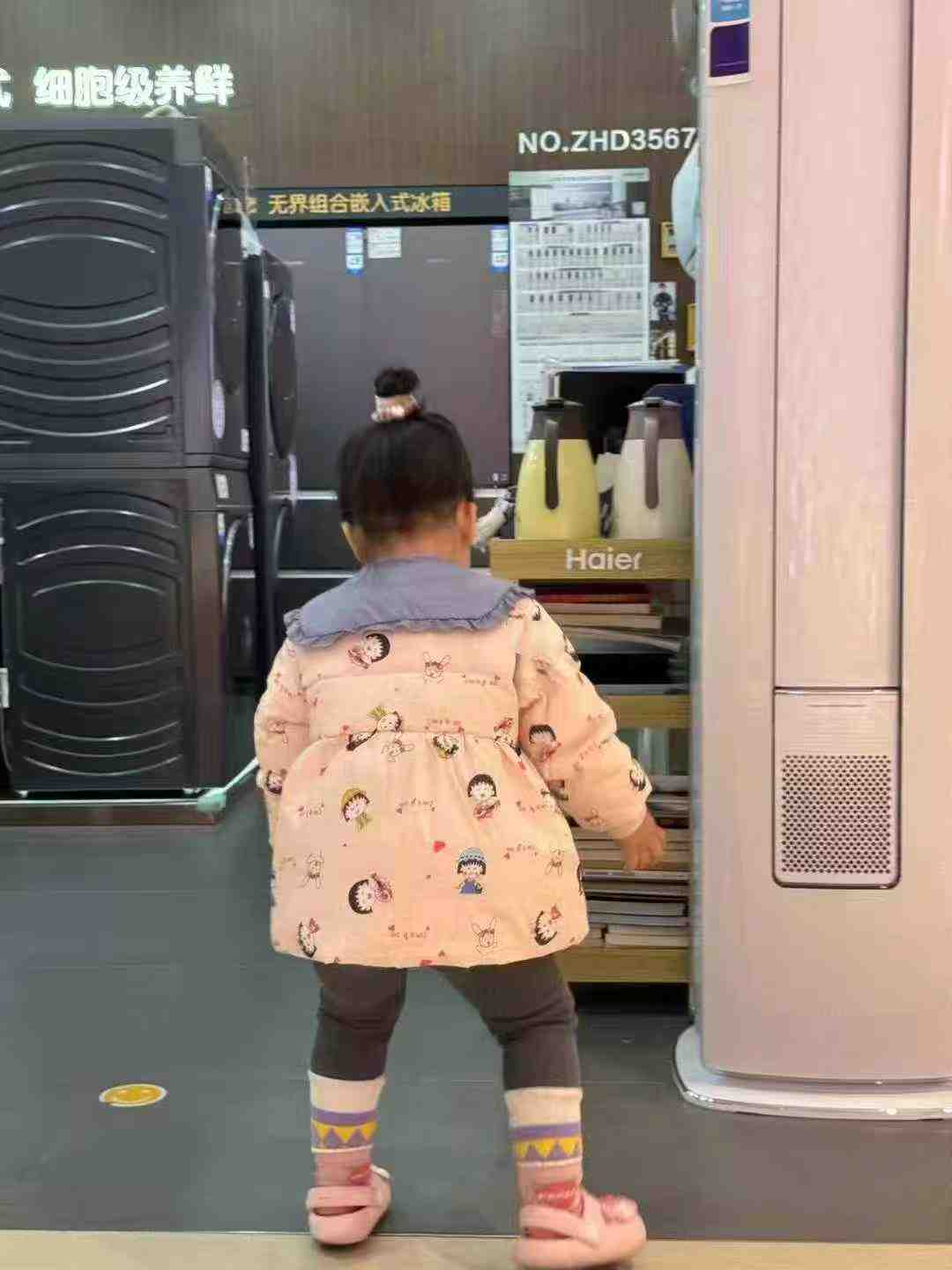 Wholesale Kids' Boucle Style Down Jackets - 1600pcs, Independent Packing, Size 100-140, Two Hot Styles, Premium Quality - Image 1