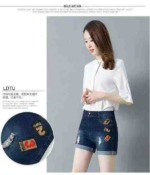 371 Pcs Off-shelf Branded Women's Heavy Distressed Denim Shorts, Sizes 25-32, With Hang Tags & Individual Packing - Image 9