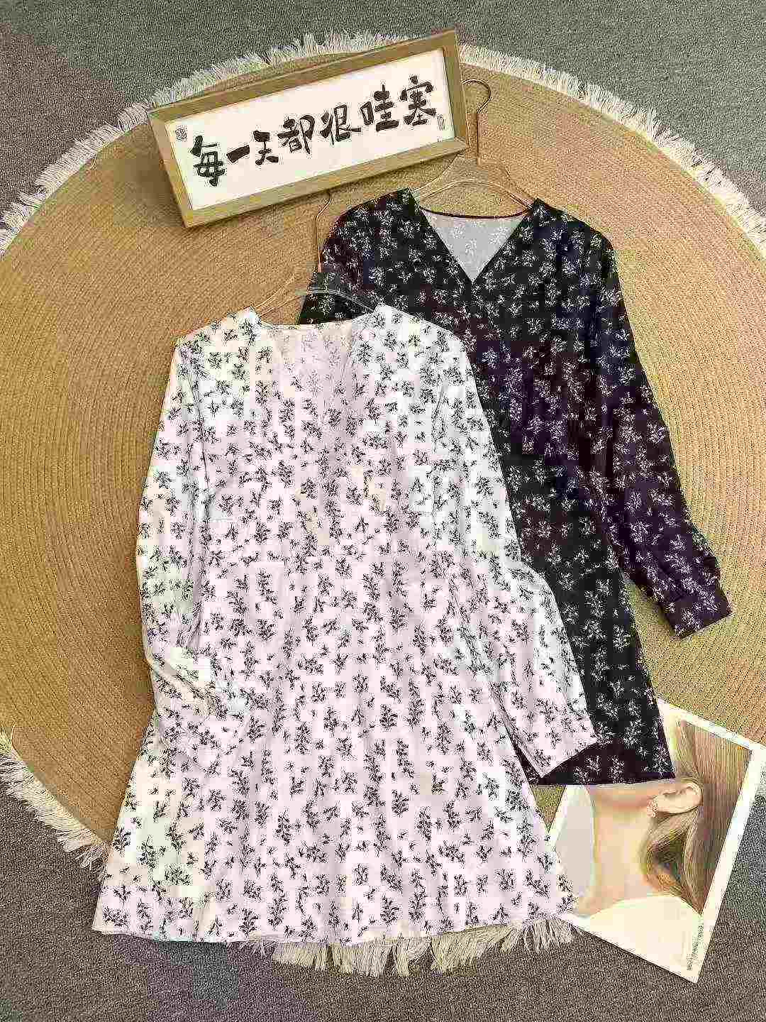 88 Pieces French Style Floral V-neck Tie Waist Dress Bulk Stock Wholesale - Image 1