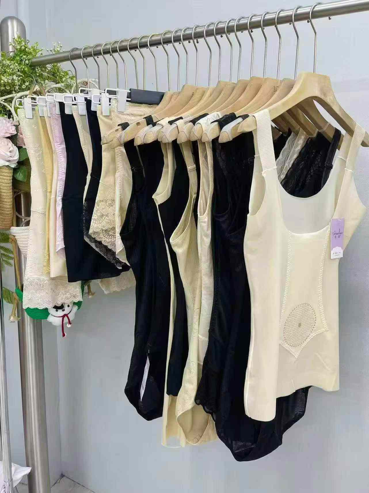 2946 Pcs Ultra-thin Seamless Shaping Bodysuit Butt Lifter Waist Cincher Series Stock Clearance - Image 2