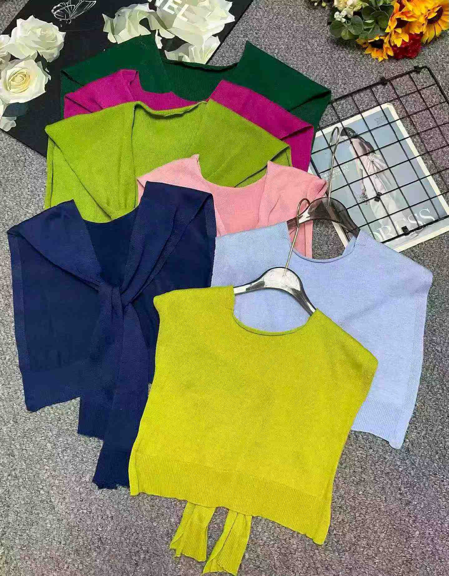 Summer New High-end Minimalist Solid Versatile Knit Small Shawl, 660 Pieces Bulk Wholesale Stock - Image 1