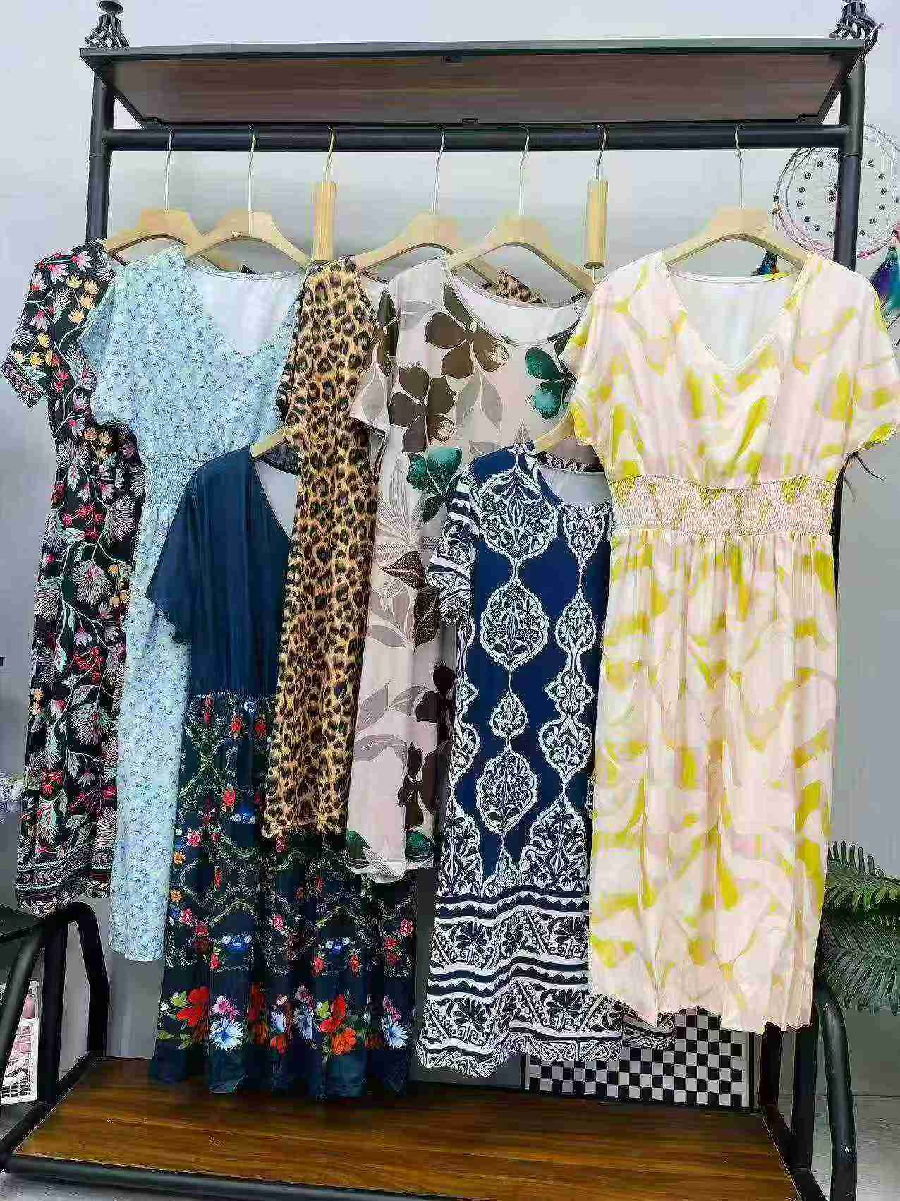 Wholesale Clearance Assorted Dresses - Total 5179 Pieces Sizes S to 2XL - Image 2