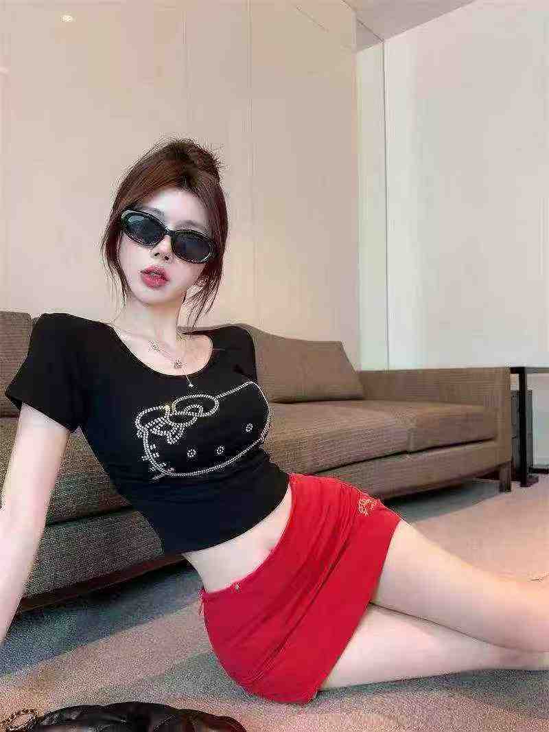 Clearance 110 Pieces Rhinestone Cat Cropped Sexy Cotton T-Shirts 2 Colors - Image 1