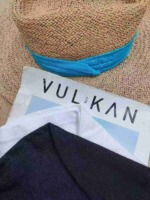 Clearance 110 Pieces Rhinestone Cat Cropped Sexy Cotton T-Shirts 2 Colors - Image 3