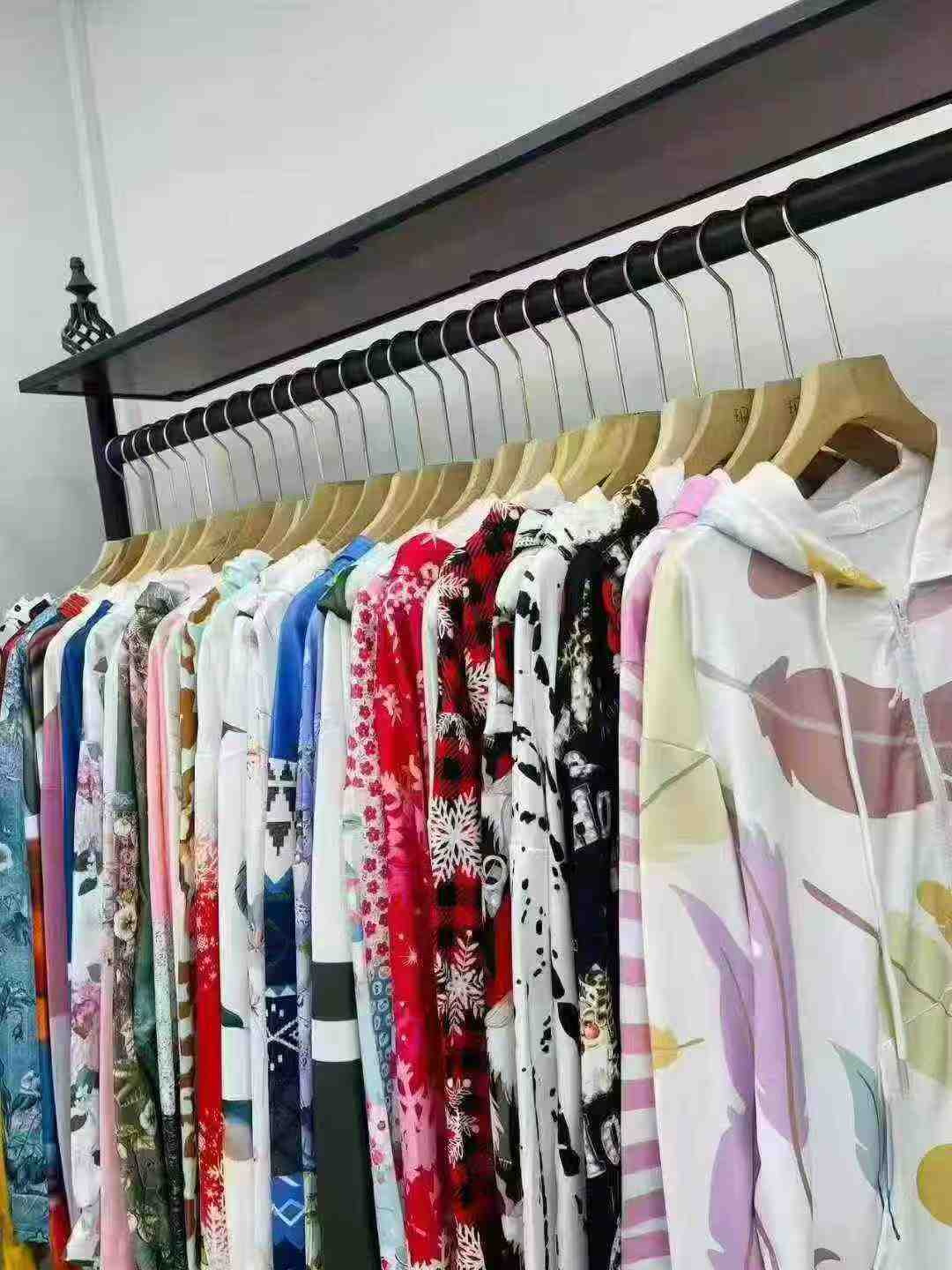 1440 Pieces Assorted Sizes Hooded Zip Cardigan Sweatshirts Stock Clearance Wholesale Export - Image 1