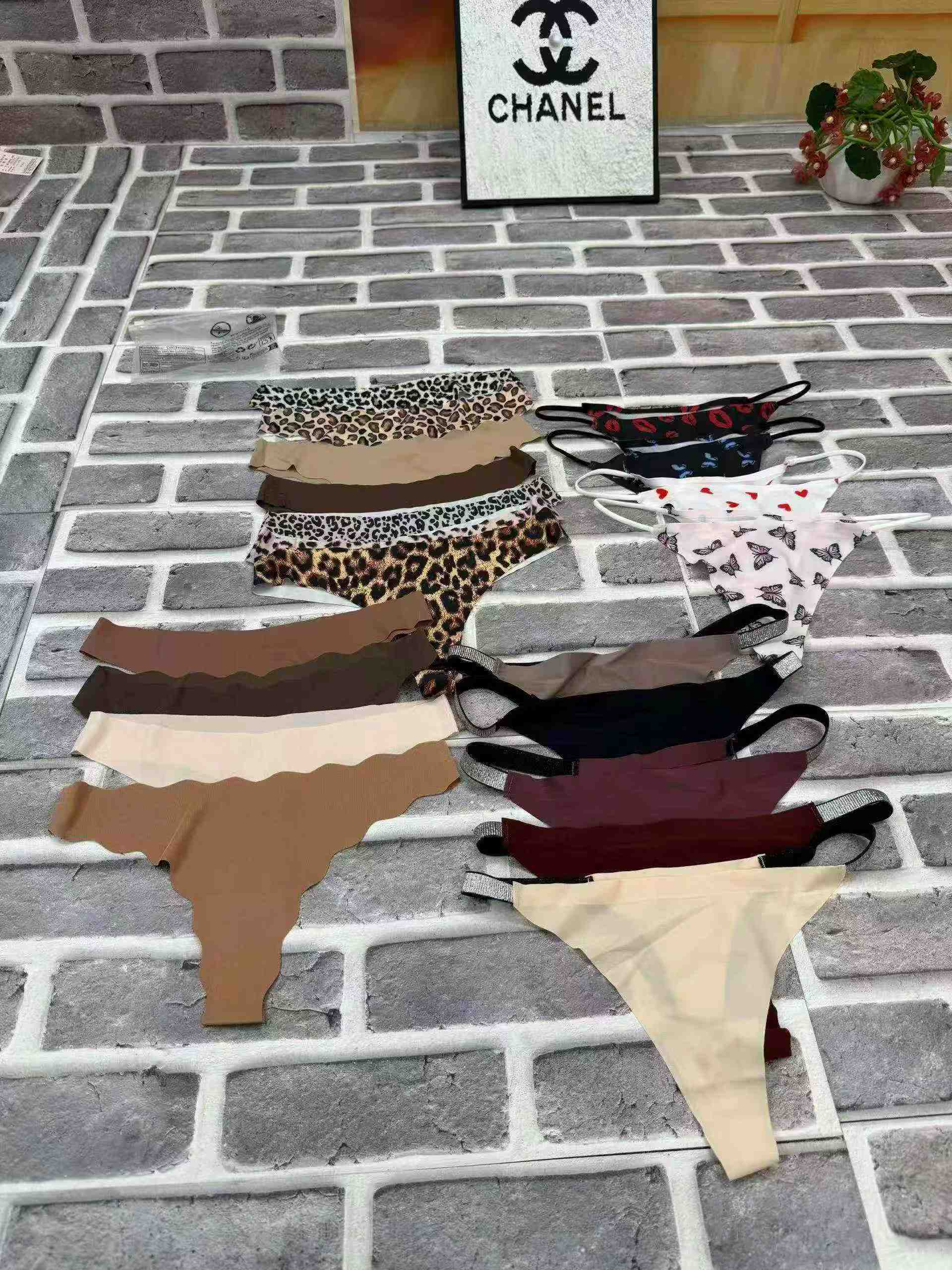 Clearance Stock New Sexy Leopard Print Seamless Low Waist Thongs, Total 3000 Pieces Bulk Wholesale - Image 2