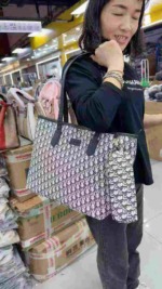 Assorted Mixed Design Tote Bags | 100 Pieces Minimum Order | 17.5 CNY Per Piece Stock Lot - Image 4
