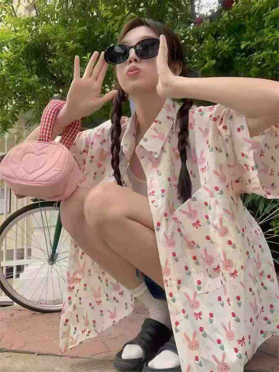 Clearance 169 Pieces Hong Kong Style Sweet Rabbit Allover Print Loose Short Sleeve Blouse - Image 1