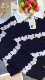 Bulk Clearance 13.5 CNY Each: Approx 210 Pcs Korean Style V-neck Heart Button Striped Knit Sweater - Image 9
