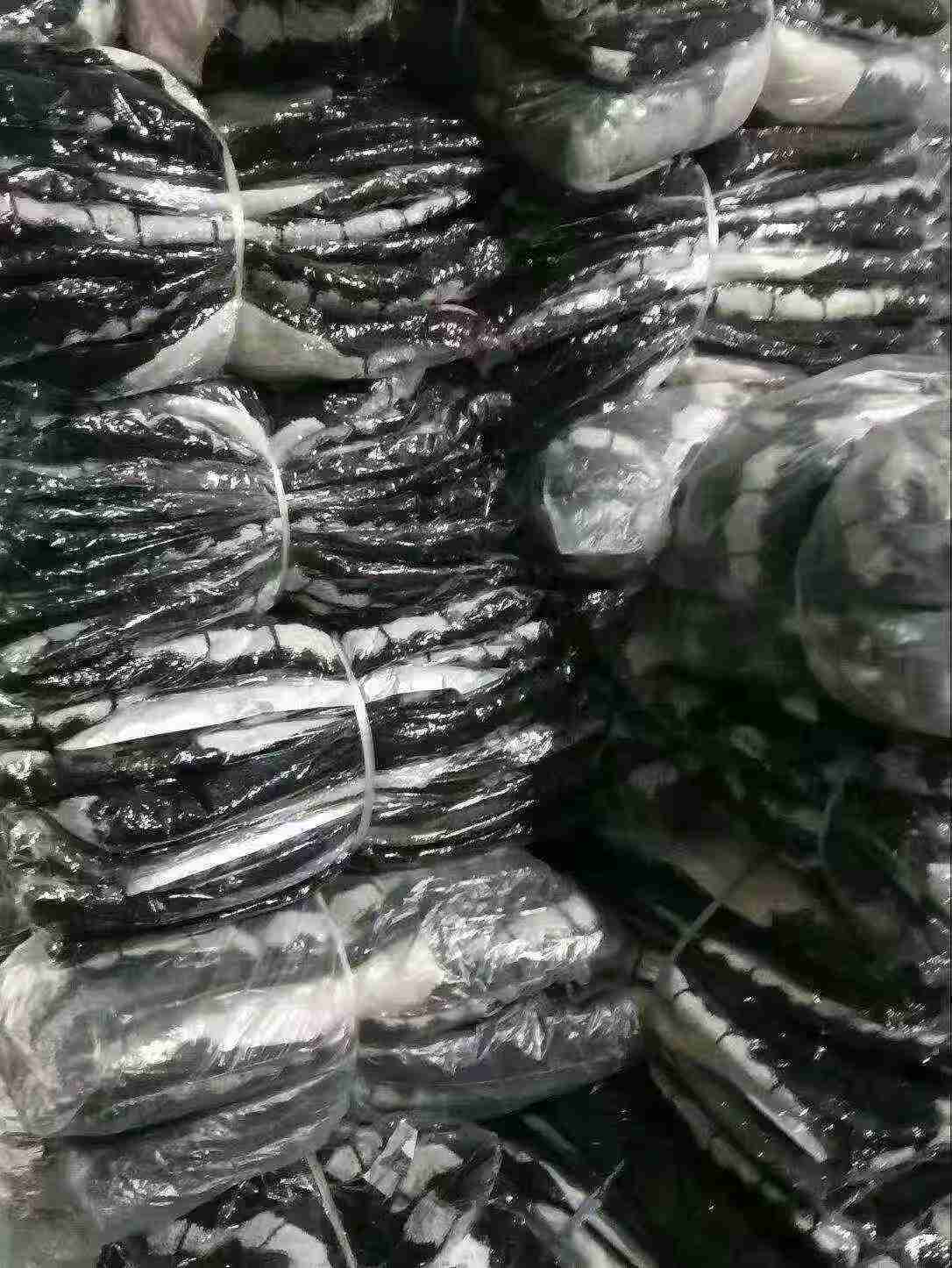 Bulk Clearance 13.5 CNY Each: Approx 210 Pcs Korean Style V-neck Heart Button Striped Knit Sweater - Image 2