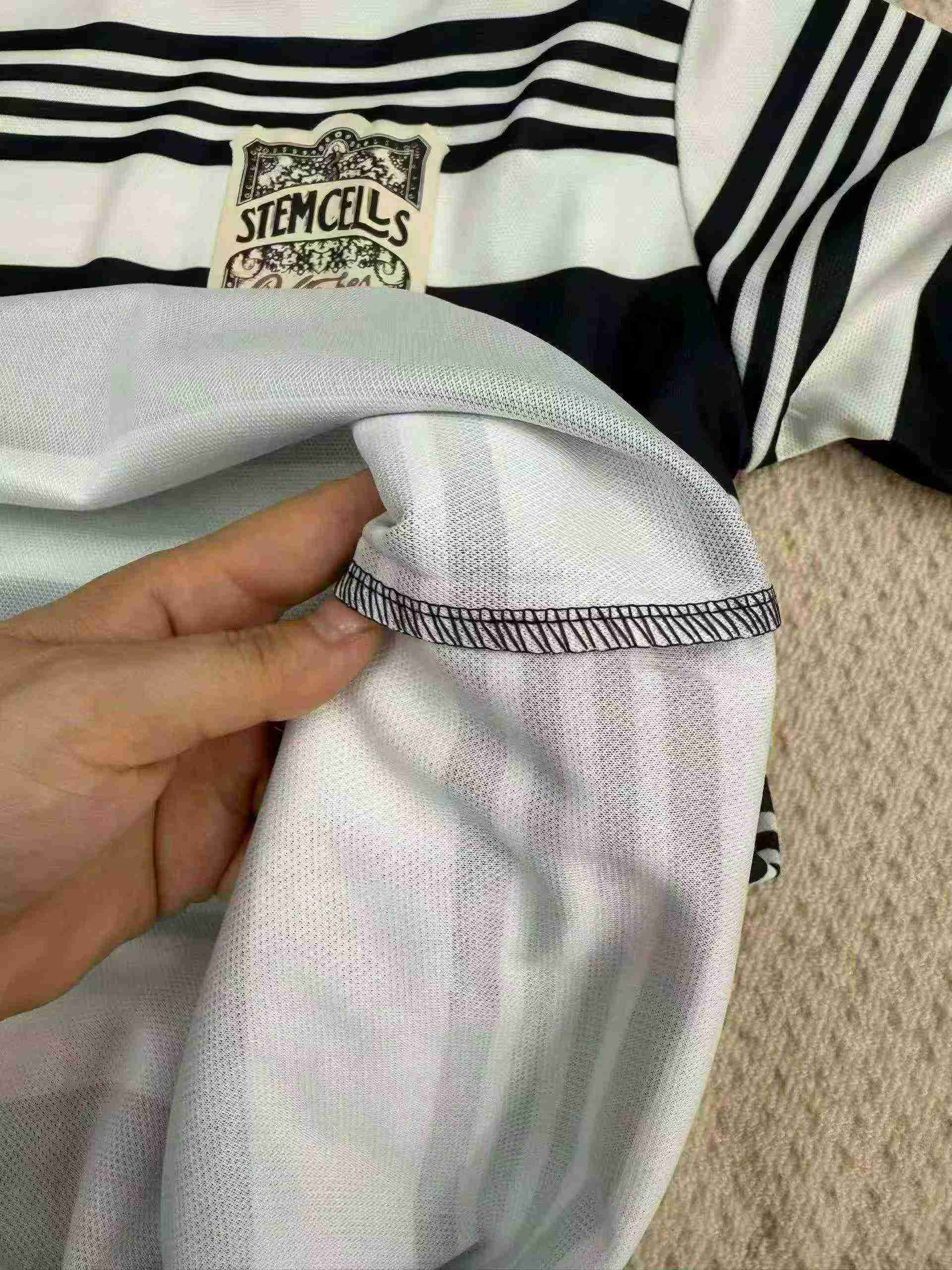 Clearance 210 Pieces American High Street Badge Stripe Short Sleeve T-Shirts, Loose Drop Shoulder Casual Unisex Couple Summer Tops - Image 2